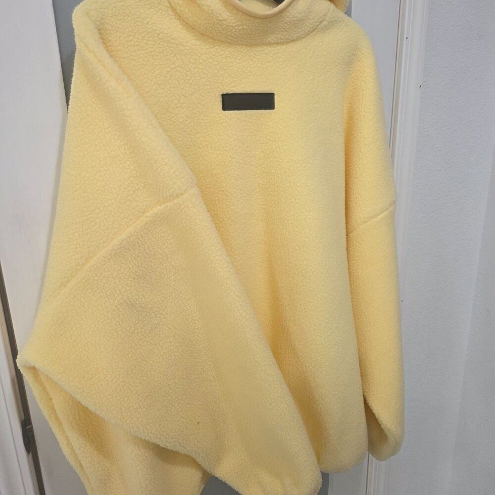 ESSENTIALS Fear of God Hoodie Yellow Sherpa Fleece Pullover β Size L β Oversized - Picture 10 of 15